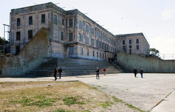 Foto - Yaşanan olaylar sonrası FBI harekete geçti! Kaçış tünelleri kazdılar! Bölgenin gizemi…