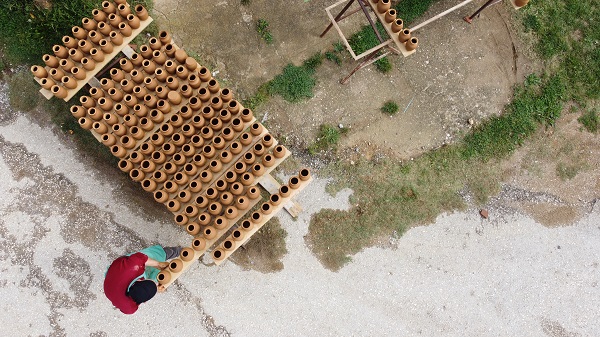 Foto - "Yaşayan İnsan Hazinesi" çocuklara çömlek sanatını öğretiyor