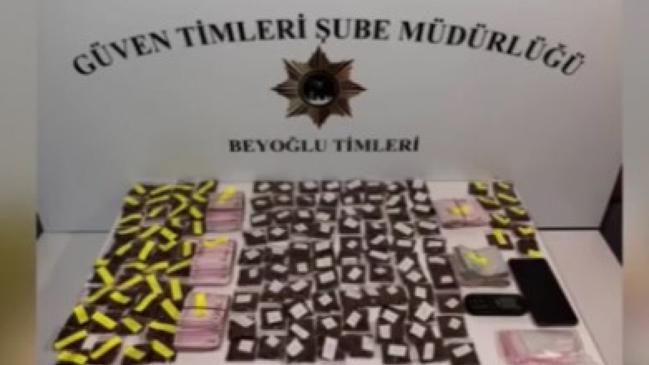 Yaşıdan başından utan! Elinde bastonuyla yaptığı işe bak!