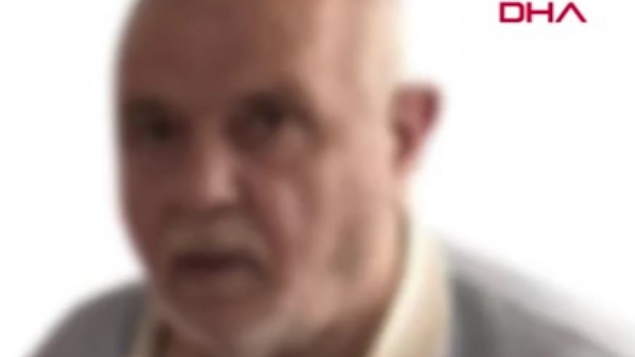 Foto - Yaşıdan başından utan! Elinde bastonuyla yaptığı işe bak!