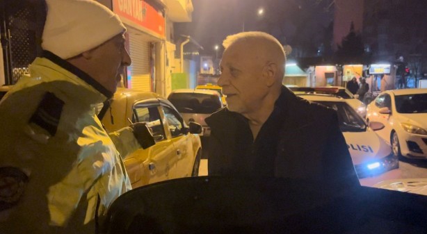 Yaşından başından utan! Hem alkollü hem pişkin