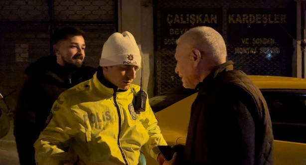 Foto - Yaşından başından utan! Hem alkollü hem pişkin