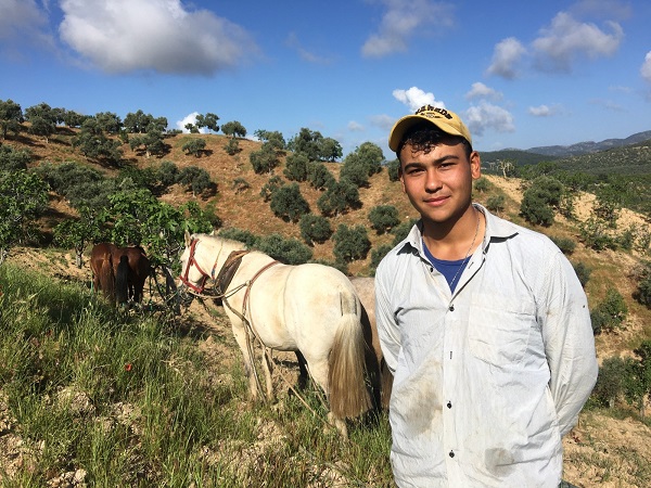 Foto - Yaşıtları köyü terk ederken onlar kalmayı tercih etti! Sayıları az günlük 3 bin lira kazanıyorlar