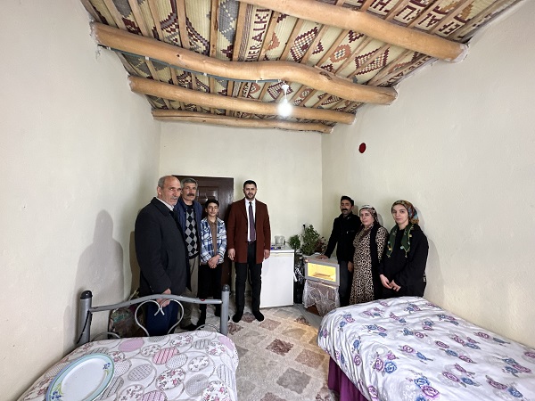 Foto - Yaşıtları oyun başından kalkmıyor! 15 yaşındaki genç bakın odasında ne yetiştirdi