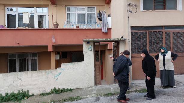 Foto - Yaşlı adam yalnız yaşadığı evde çıkan yangında ölümden döndü