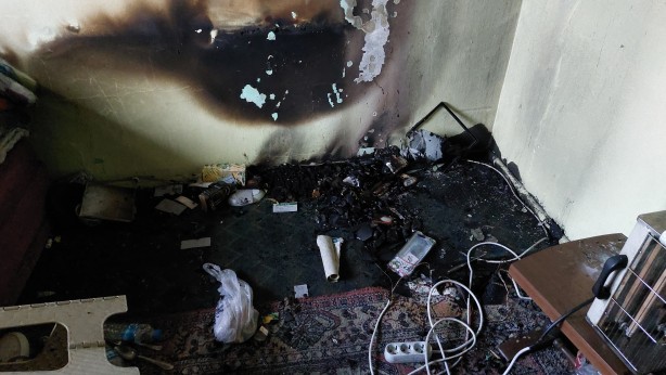 Foto - Yaşlı adam yalnız yaşadığı evde çıkan yangında ölümden döndü