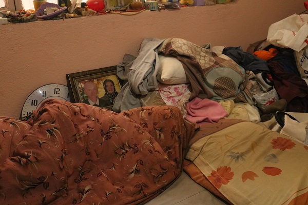 Foto - Yaşlı adamın içler acısı hali! Bir ev 8 senede bu hale nasıl gelir? 