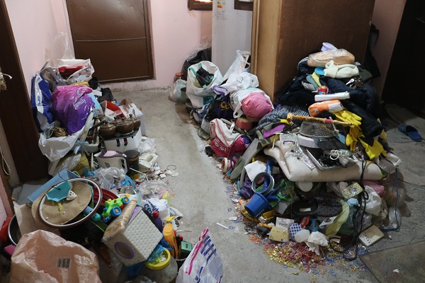 Foto - Yaşlı adamın içler acısı hali! Bir ev 8 senede bu hale nasıl gelir? 