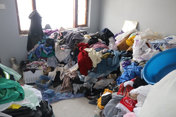 Foto - Yaşlı adamın içler acısı hali! Bir ev 8 senede bu hale nasıl gelir? 