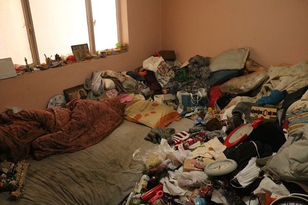 Foto - Yaşlı adamın içler acısı hali! Bir ev 8 senede bu hale nasıl gelir? 