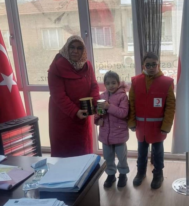 Foto - Yaşlı çiftten Kızılay'a anlamlı bağış