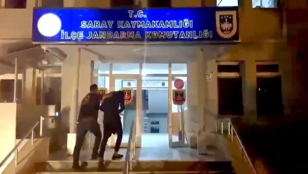 Foto - Yaşlı kadına öyle bir oyun yaptılar ki: Böyle dolandırıcılık şeytanın aklına gelmez!