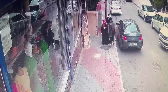 Yaşlı kadını böyle kandırdılar! Hırsızlardan akıl almaz yöntem