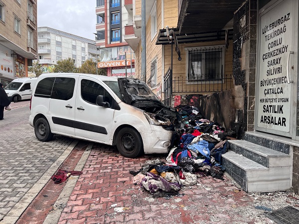 Foto - Yaşlı kadının ekmeğiyle böyle oynadı! 