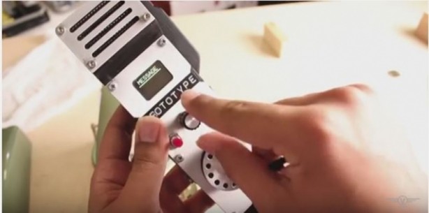 Foto - Yaşlılar için yapılan akıllara zarar telefon