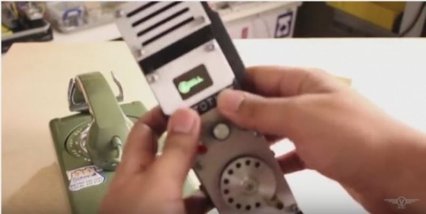 Foto - Yaşlılar için yapılan akıllara zarar telefon