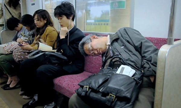 Foto - Yaşlılar neden daha az uyuyor?