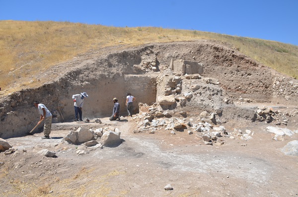 Foto - Yassıhöyük'te 6 bin yıllık kafatası bulundu