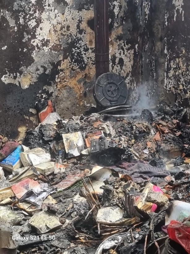 Foto - Yatağa bağımlı şahıs evdeki yangında dumandan zehirlenerek öldü