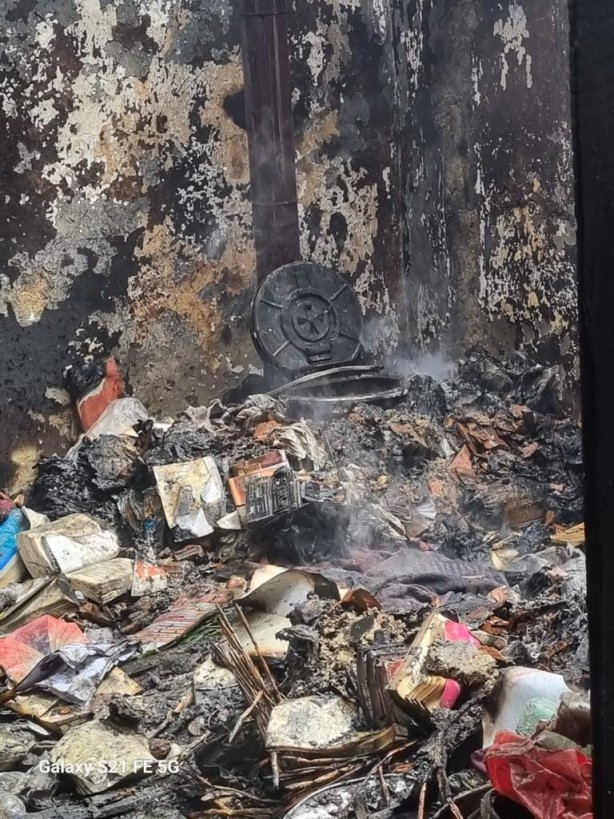 Foto - Yatağa bağımlı şahıs evdeki yangında dumandan zehirlenerek öldü