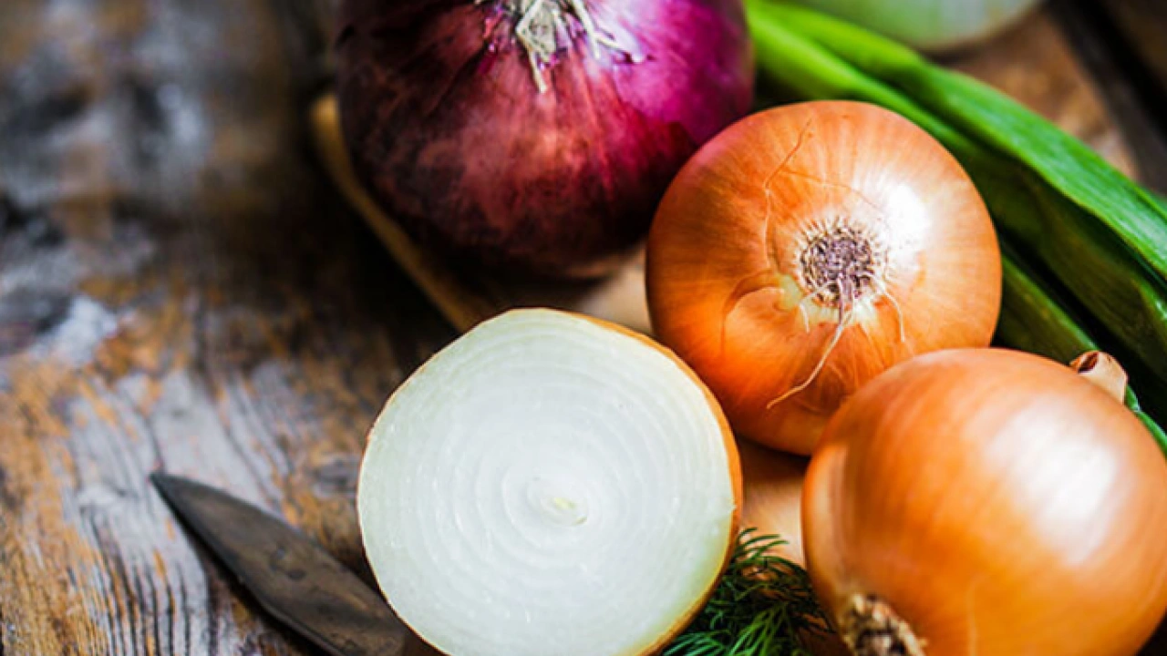 Yatak odasında soğanla uyumanın faydası ne? Mikroplar kaçacak yer arayacak…