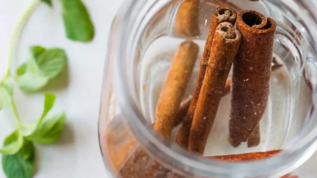 Yatmadan önce bu karışım göbek yağlarını eritiyor! Daha iyisi yok