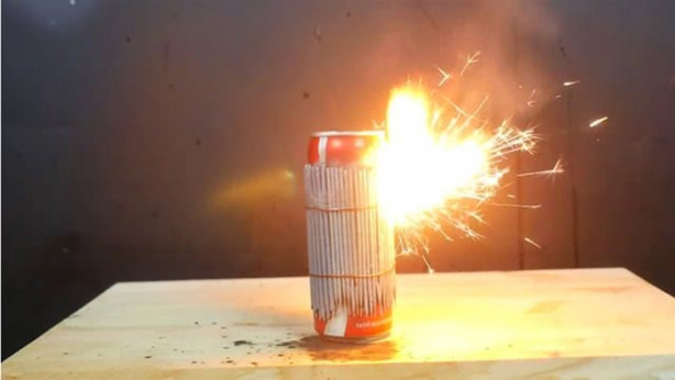 Foto - Yavaşlatılmış kamerayla çektiler! Maytap geçirip ateşe verdiler!