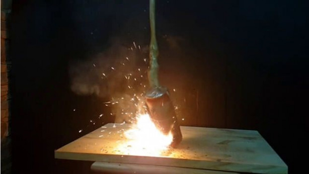 Foto - Yavaşlatılmış kamerayla çektiler! Maytap geçirip ateşe verdiler!