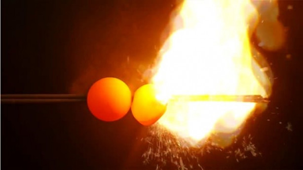 Foto - Yavaşlatılmış kamerayla çektiler! Maytap geçirip ateşe verdiler!