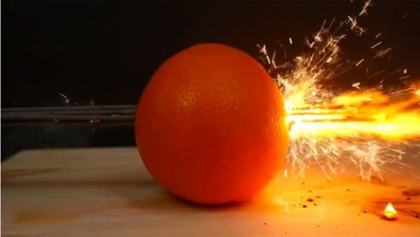 Foto - Yavaşlatılmış kamerayla çektiler! Maytap geçirip ateşe verdiler!