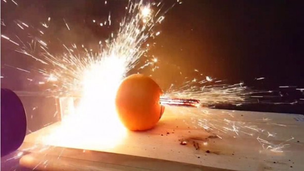 Foto - Yavaşlatılmış kamerayla çektiler! Maytap geçirip ateşe verdiler!