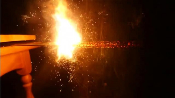 Foto - Yavaşlatılmış kamerayla çektiler! Maytap geçirip ateşe verdiler!