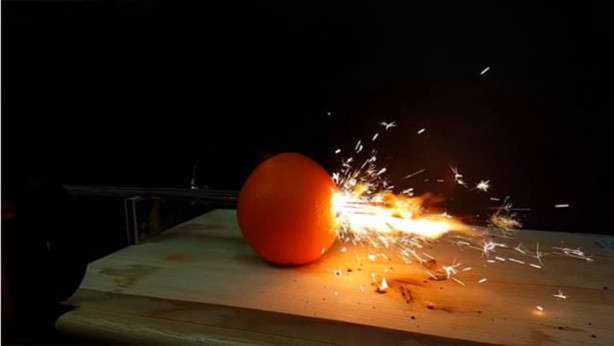 Foto - Yavaşlatılmış kamerayla çektiler! Maytap geçirip ateşe verdiler!