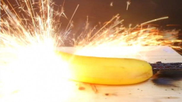 Foto - Yavaşlatılmış kamerayla çektiler! Maytap geçirip ateşe verdiler!