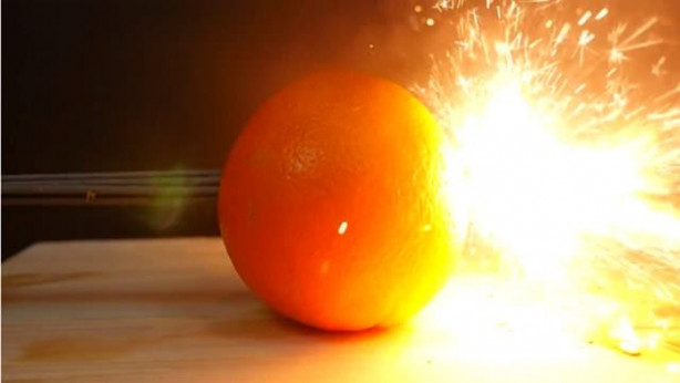 Foto - Yavaşlatılmış kamerayla çektiler! Maytap geçirip ateşe verdiler!