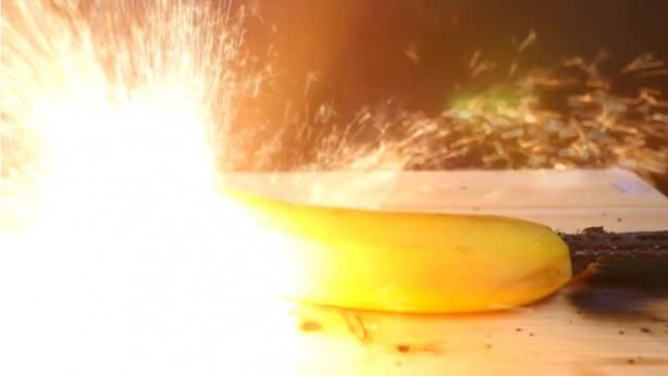 Foto - Yavaşlatılmış kamerayla çektiler! Maytap geçirip ateşe verdiler!