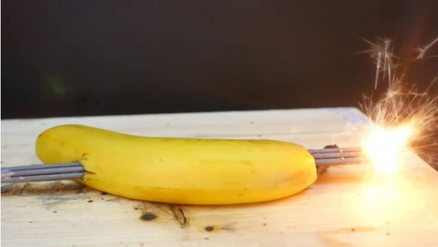 Foto - Yavaşlatılmış kamerayla çektiler! Maytap geçirip ateşe verdiler!