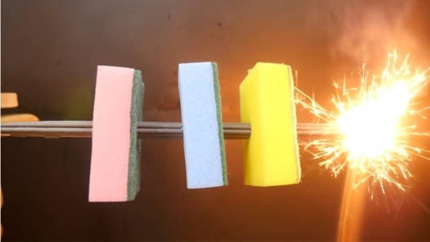 Foto - Yavaşlatılmış kamerayla çektiler! Maytap geçirip ateşe verdiler!