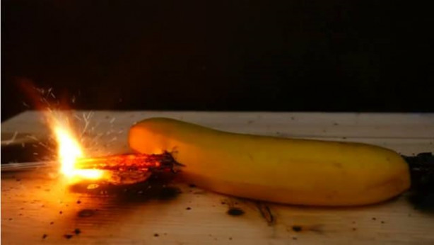 Foto - Yavaşlatılmış kamerayla çektiler! Maytap geçirip ateşe verdiler!