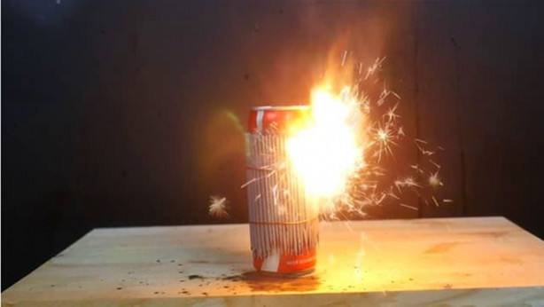 Foto - Yavaşlatılmış kamerayla çektiler! Maytap geçirip ateşe verdiler!