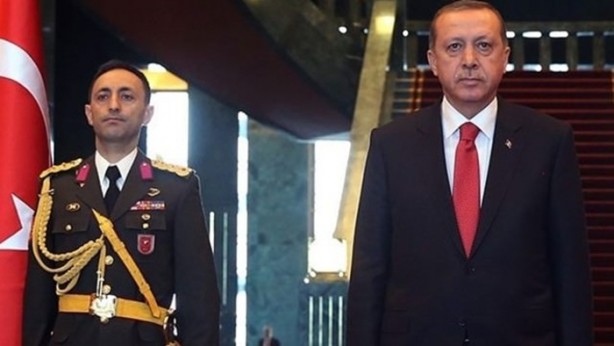 Foto - Yaverlere neden kordon takılıyor?