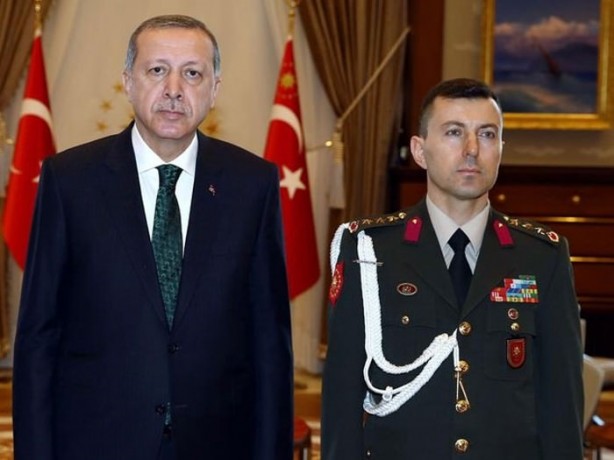 Yaverlere neden kordon takılıyor?