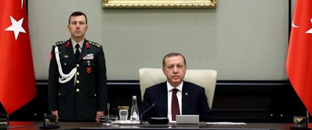 Foto - Yaverlere neden kordon takılıyor?