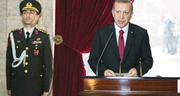 Foto - Yaverlere neden kordon takılıyor?
