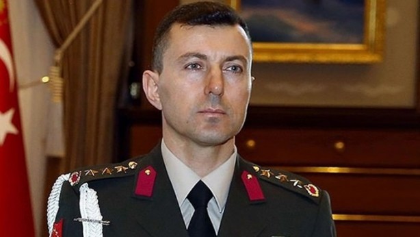 Foto - Yaverlere neden kordon takılıyor?