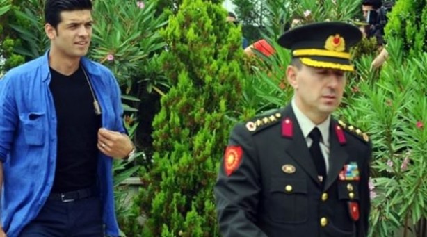 Foto - Yaverlere neden kordon takılıyor?