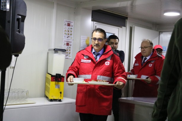 Foto - Yavuz'u uğurlayan Bakan Dönmez, Filyos Limanı’nda çalışanlar ile iftar yaptı