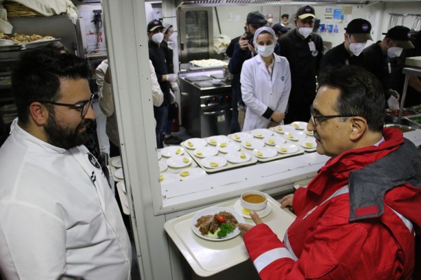 Foto - Yavuz'u uğurlayan Bakan Dönmez, Filyos Limanı’nda çalışanlar ile iftar yaptı
