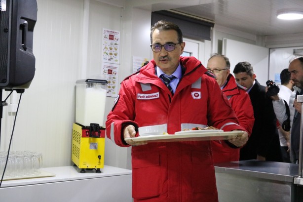 Foto - Yavuz'u uğurlayan Bakan Dönmez, Filyos Limanı’nda çalışanlar ile iftar yaptı