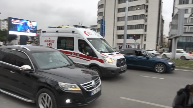 Foto - Yaya geçidini kullanmayan genç kızlar ölümden döndü